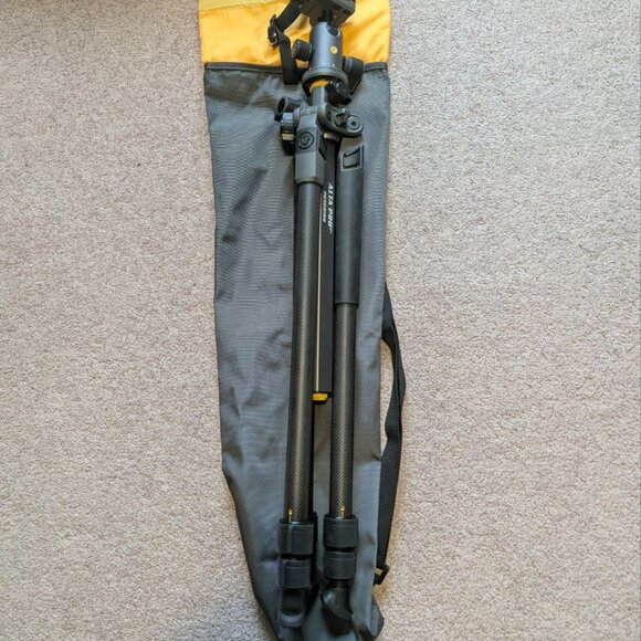 Vanguard Alta Pro 2+ 263CB 100 Carbon Fiber Tripod with Alta BH-100 Ball Head - Picture 2 of 9